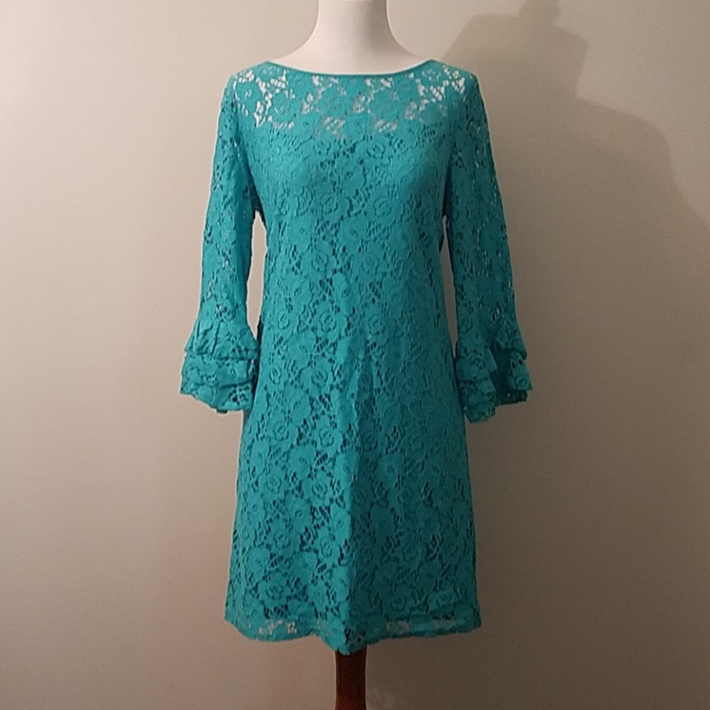 Jessica Howard 3/4 sleeve teal lace dress